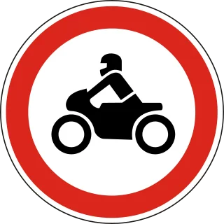 Motorkerékpárral behajtani tilos KRESZ-tábla